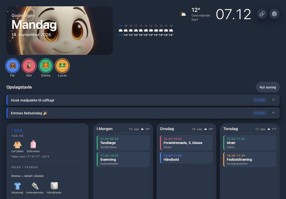 Familiekalender på en tablet med ugens aftaler, opgaver og vejr